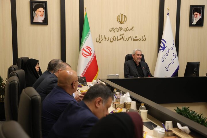 اولین نشست سراسری مدیران کل امور اقتصادی و دارایی استانها ۱۴۰۴/۰۴/۱۷