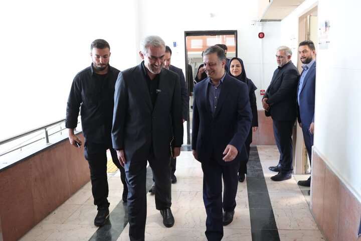بازدید دکتر مدنی زاده از مرکز روابط عمومی وزارت اقتصاد ۱۴۰۴/۰۴/۲۱