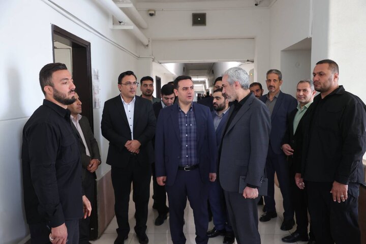 بازدید دکتر مدنی زاده از بخش های مختلف وزارت اقتصاد ۱۴۰۴/۰۴/۲۲