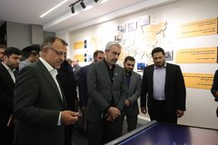 بازدید وزیر اقتصاد از نمایشگاه بین‌المللی مبارزه با پولشویی و تأمین مالی تروریسم