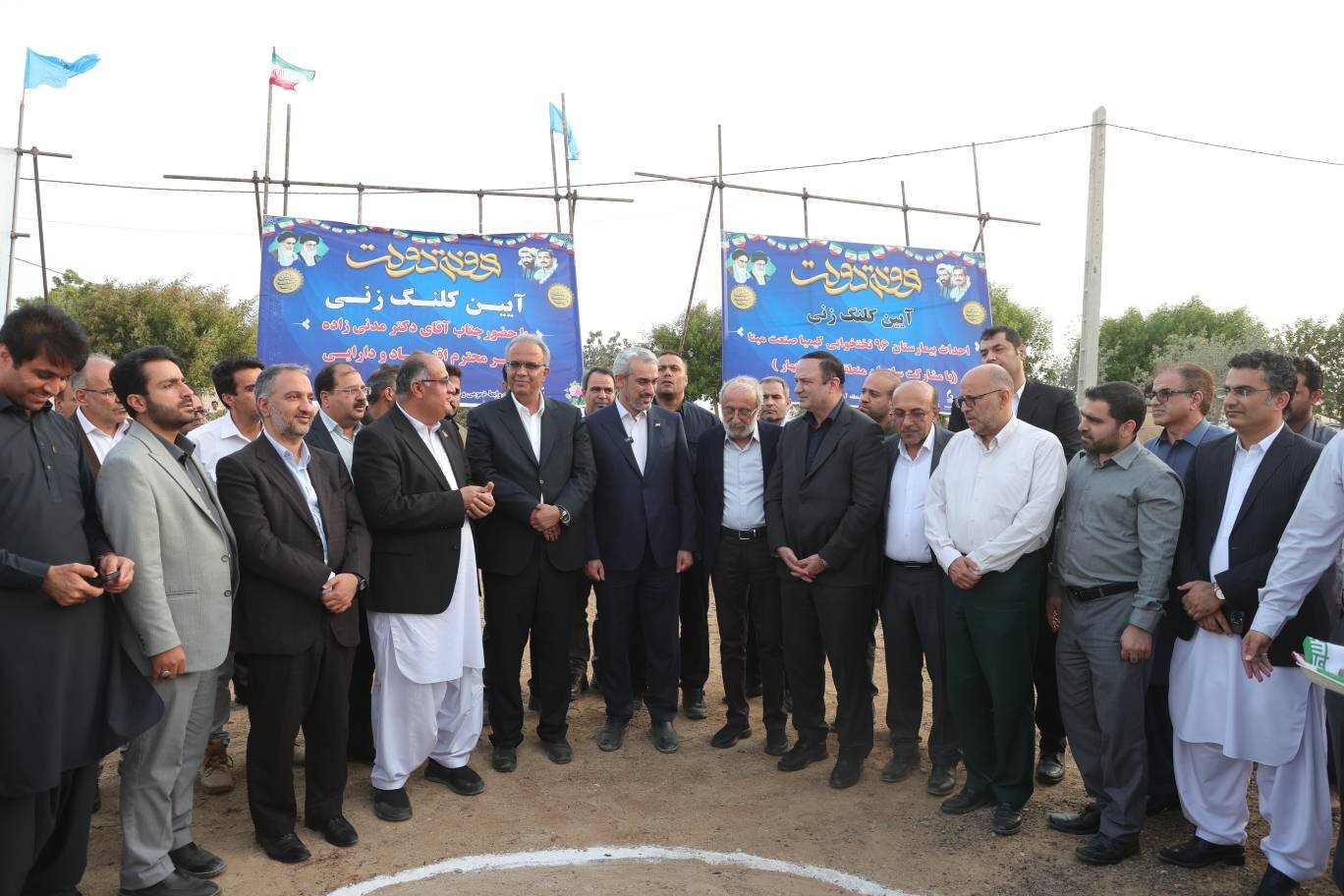 آیین کلنگ‌زنی بیمارستان ۹۶ تختخوابی با حضور وزیر اقتصاد در چابهار