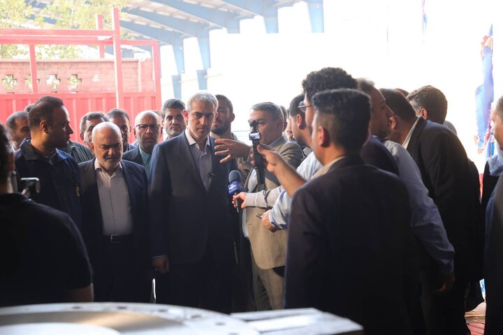 بازدید وزیر اقتصاد از مجموعه تولیدی آهنج بهتا
