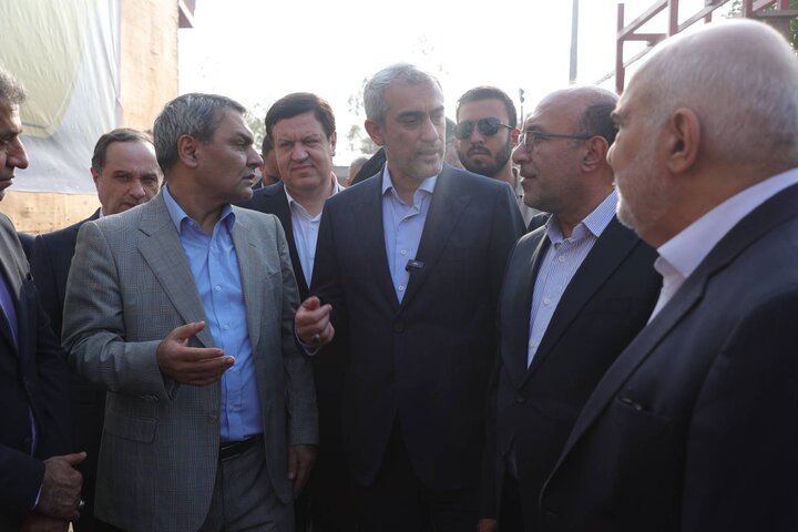 بازدید وزیر اقتصاد از مجموعه تولیدی آهنج بهتا