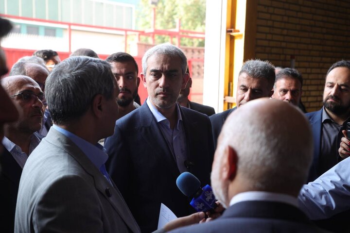 بازدید وزیر اقتصاد از مجموعه تولیدی آهنج بهتا
