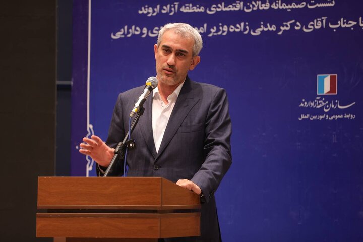 نشست مدیران و فعالان اقتصادی منطقه آزاد اروند با وزیر اقتصاد