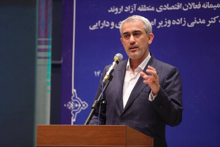 نشست مدیران و فعالان اقتصادی منطقه آزاد اروند با وزیر اقتصاد