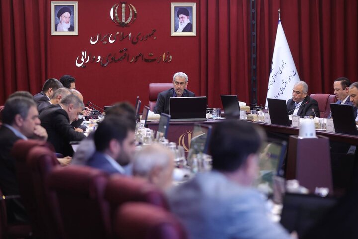تشکیل کارگروه مقابله با تاثیرات اقتصادی ناشی از جنگ اقتصادی