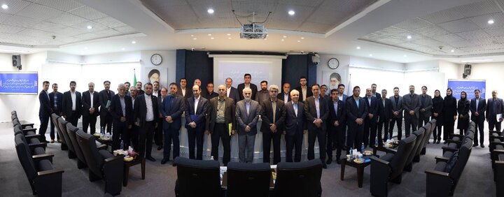 جلسه پدافند غیر عامل مدیران دستگاه‌های تابعه وزارت امور اقتصادی و دارایی در خراسان رضوی  با حضور معاون فنی و زیربنایی سازمان پدافند غیرعامل کشور