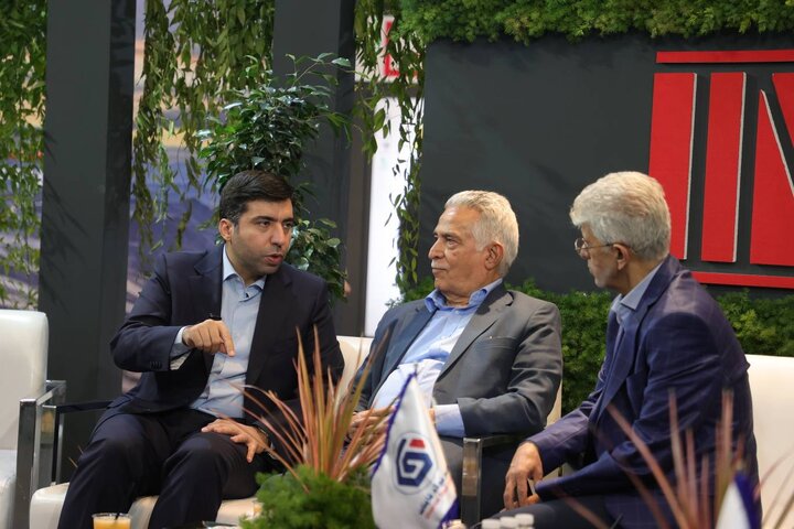 بازدید رئیس سازمان سرمایه‌گذاری و کمک‌های اقتصادی و فنی ایران از نمایشگاه فرصت های سرمایه گذاری در معدن و صنایع معدنی ایران