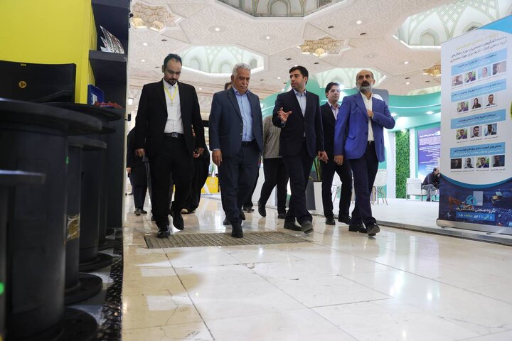 بازدید رئیس سازمان سرمایه‌گذاری و کمک‌های اقتصادی و فنی ایران از نمایشگاه فرصت های سرمایه گذاری در معدن و صنایع معدنی ایران