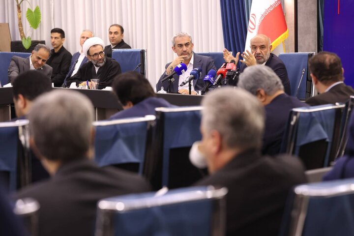 همایش هم اندیشی پیرامون توانمندسازی زنجیره ارزش پوشاک