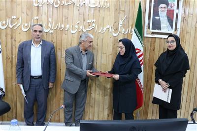 تقدیر مدیركل جمع‌آوری و فروش اموال تملیكی لرستان از نایب‌رئیس شورای هماهنگی روابط عمومی‌های دستگاه‌های تابعه وزارت امور اقتصادی و دارایی در استان