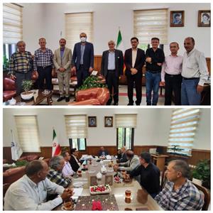 در سالروز گرامیداشت آزادسازی خرمشهر، دكتر فرامرزی نماینده وزیر و مدیركل امور اقتصادی و دارایی فارس با رزمندگان شاغل در اداره كل دیدار و گفتگو كرد.